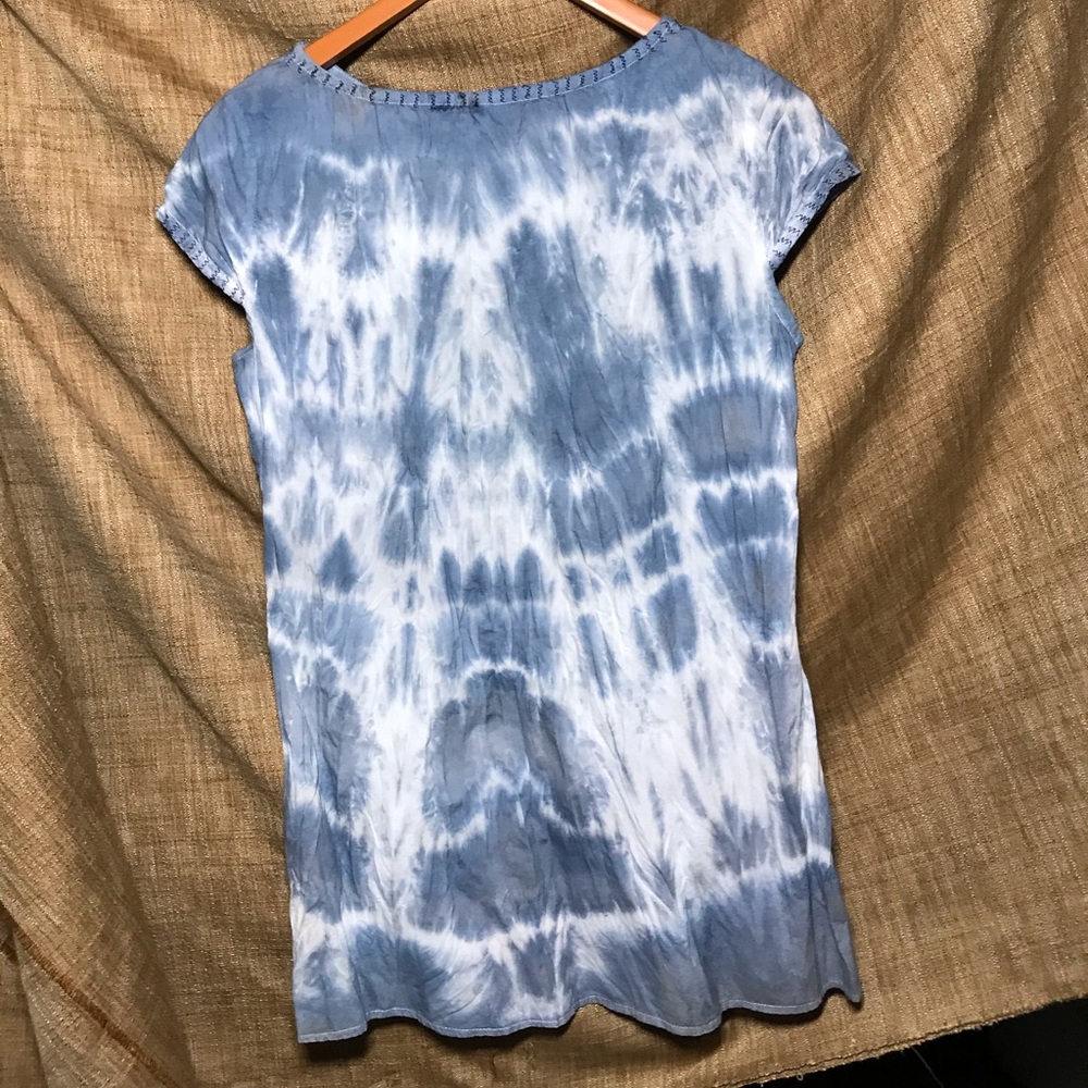 White blue embroidered blouse
